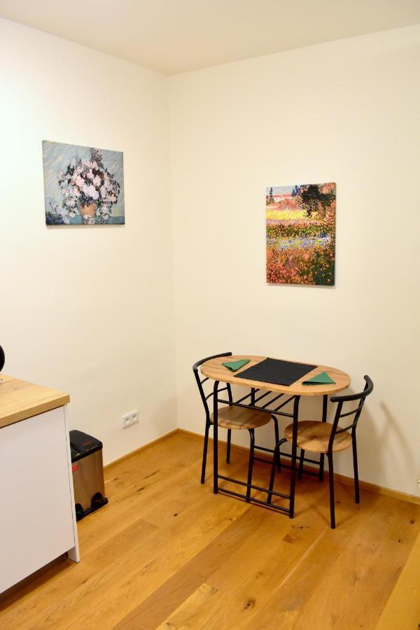 Airstay Apartment: Grebovka Apartment Prague