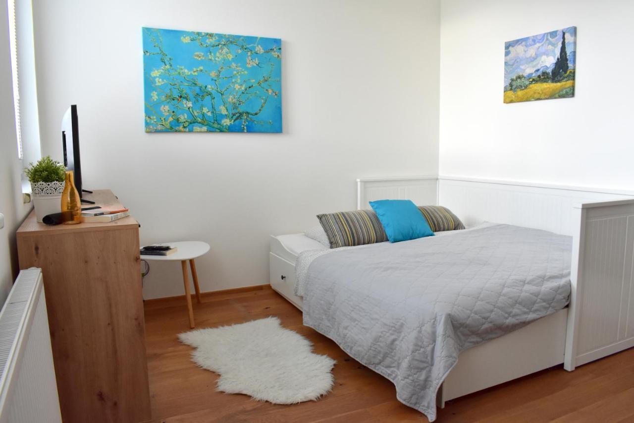 Appartement Airstay Apartment: Grebovka Prague